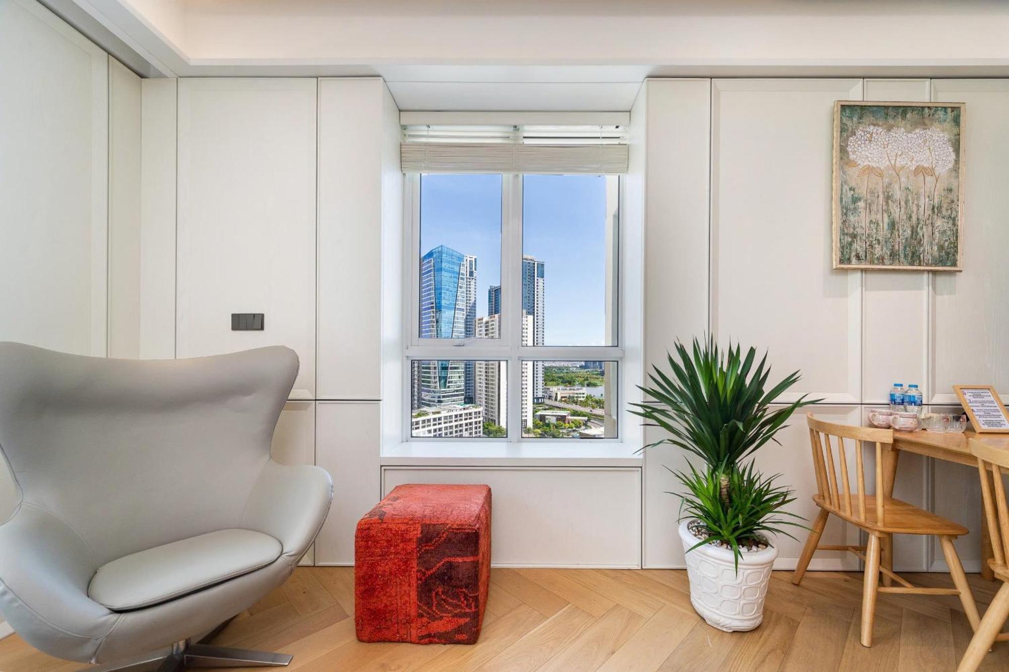 Apartment The Manor 2 River View, Near Landmark 81, Free Pool Access
