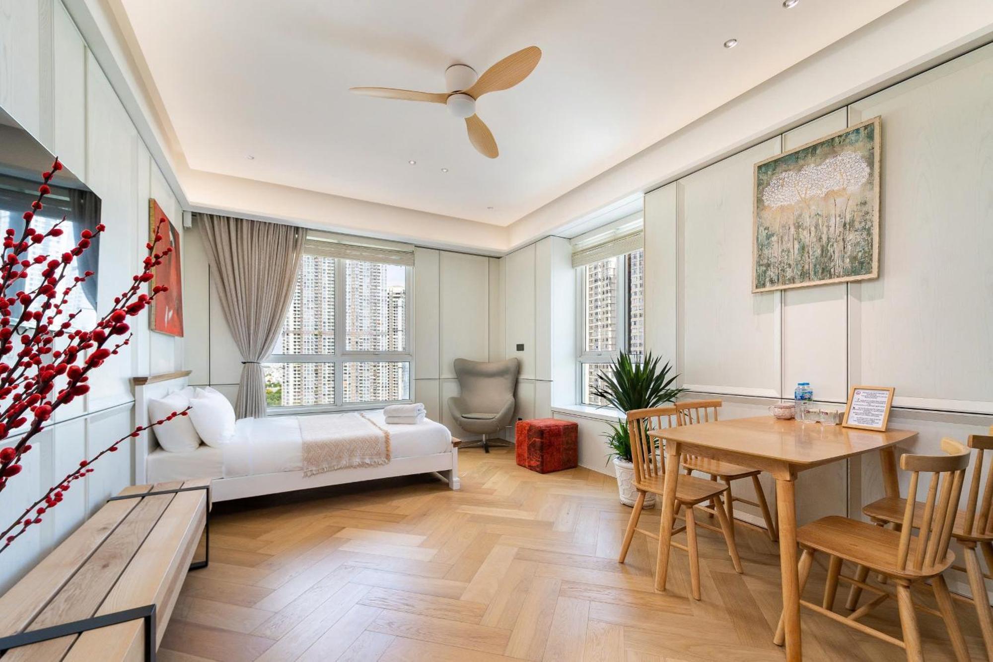 Apartment The Manor 2 River View, Near Landmark 81, Free Pool Access
