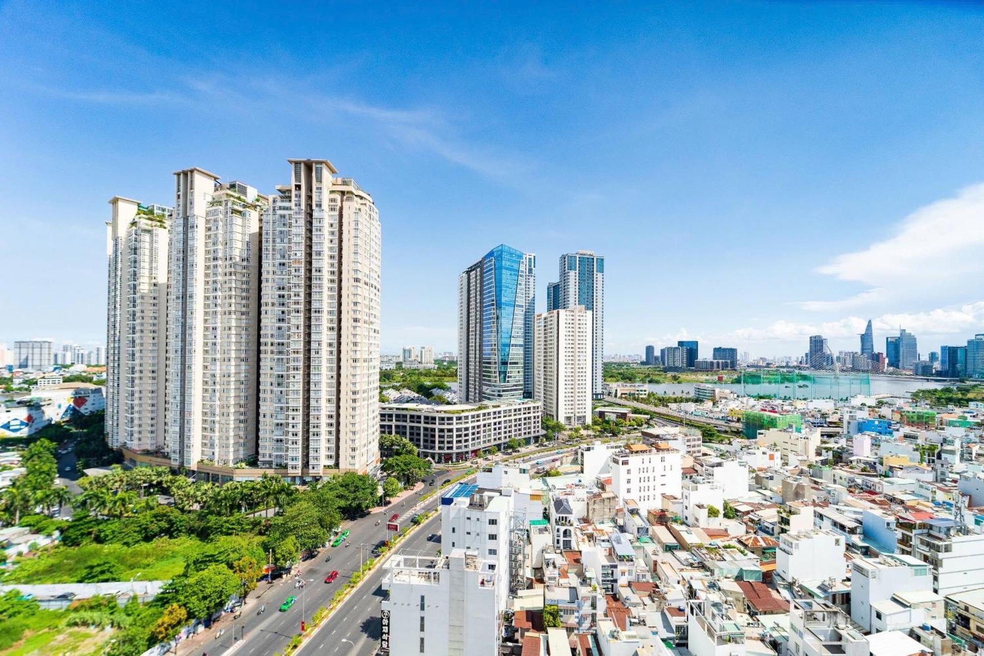 The Manor 2 River View, Near Landmark 81, Free Pool Access Apartment
